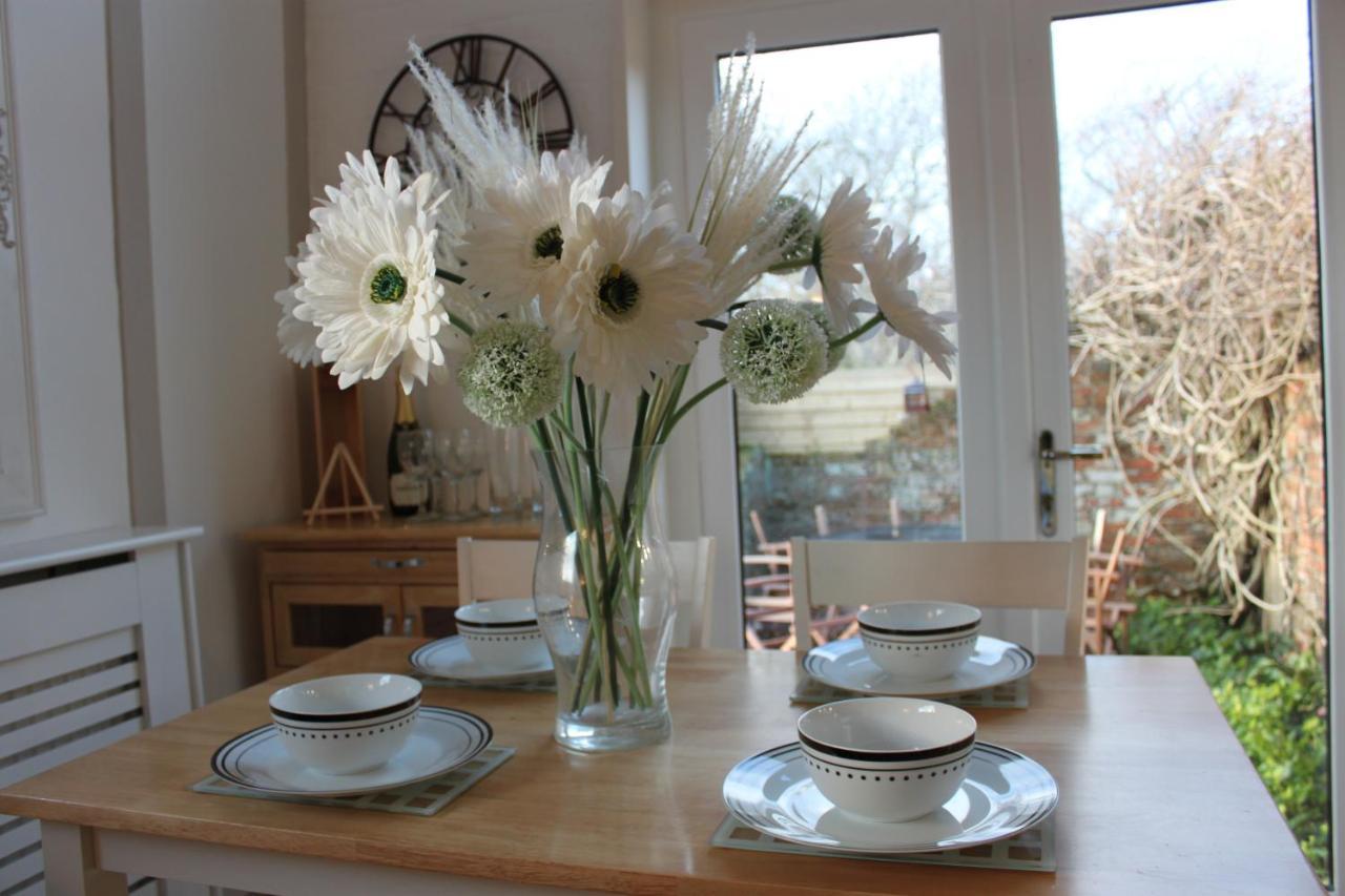Beautiful Barn Conversion, 3 Bed, Hot Tub, Sauna, Gym, Enclosed Garden Ryde  Exterior foto